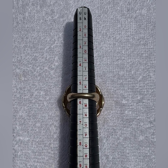 Bold Retro Gold Tone Statement Ring with Colorful Inlay - Picture 5 of 6